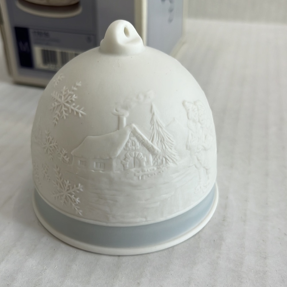 Lladro porcelain bell. Winter Bell. 1994. 
Approximately 3” x 3” - Picture 2 of 5